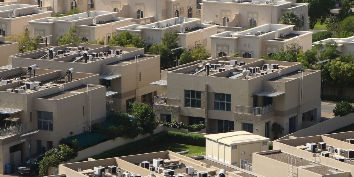 This article is a practical buyer's guide to finding and purchasing houses for sale in Emirates Hills, Dubai's most exclusive villa community. It explains why E...