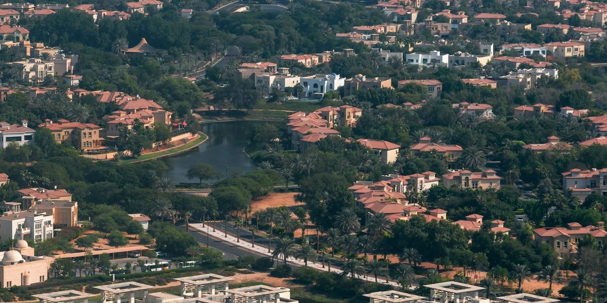 This guide explains why exploring property options in Dubai benefits from a clear, step‑by‑step plan and what that plan should include. It covers the local mark...